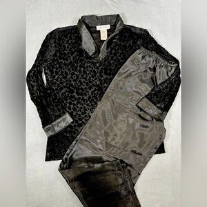 Lady Pereda size large Black Leopard Print Pajama Set